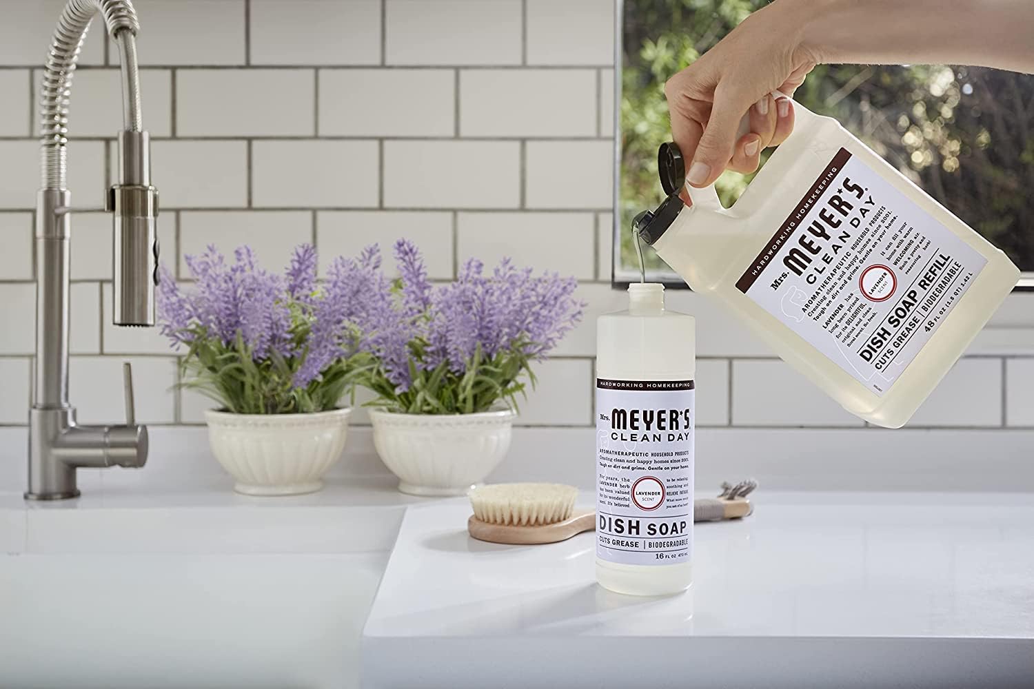 Mrs. Meyer’s – Paquete surtido de 1 detergente líquido para platos y 1 repuesto, aroma a lavanda, 48floz