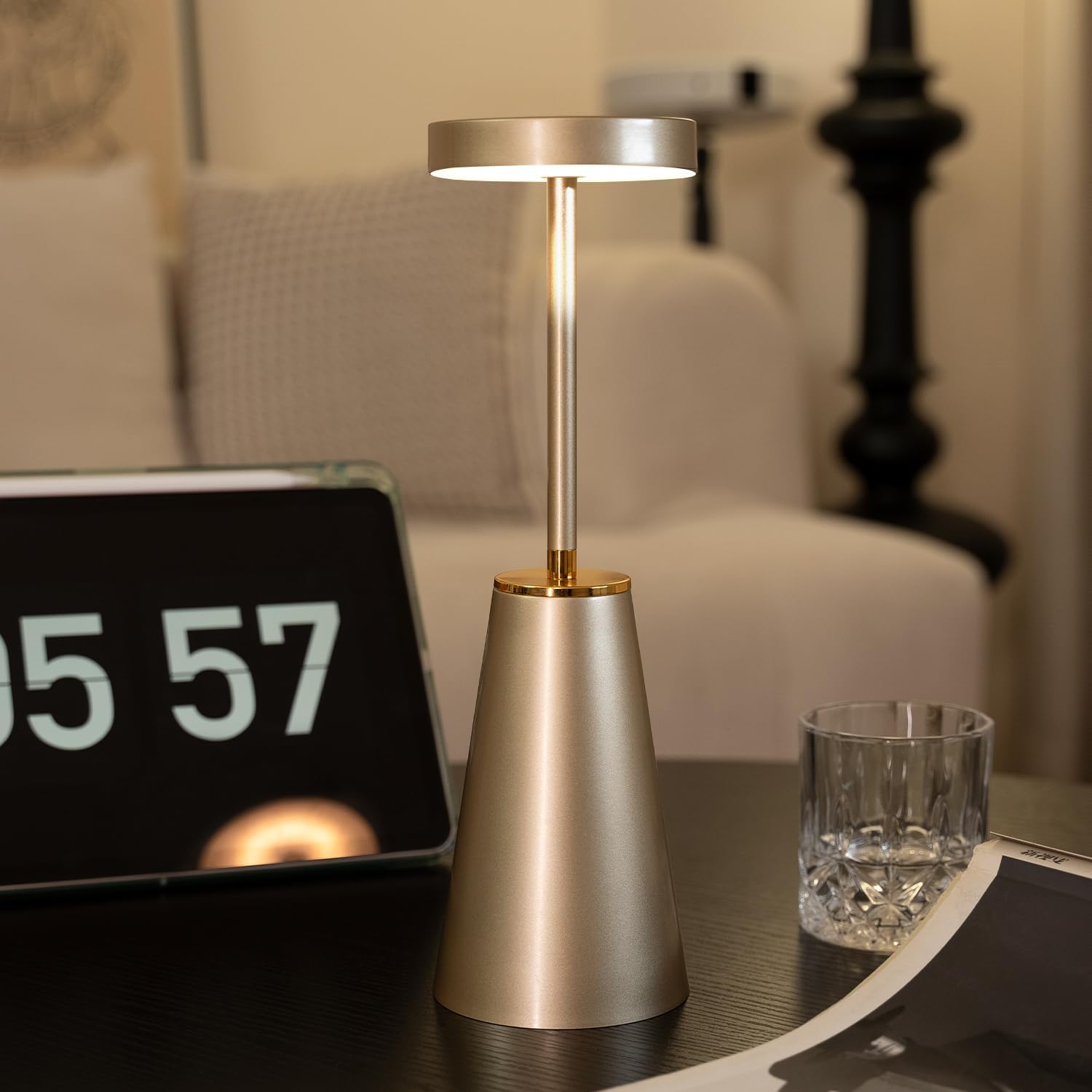 Lámpara de mesa inalámbrica para oficina en casa, lámpara de escritorio LED táctil, funciona con pilas, lámparas de noche recargables regulables
