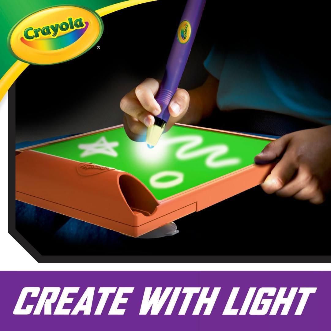 Crayola Travel Glow Art Studio, juguetes que brillan en la oscuridad, regalos para niños y niñas de 6, 7, 8, 9 años