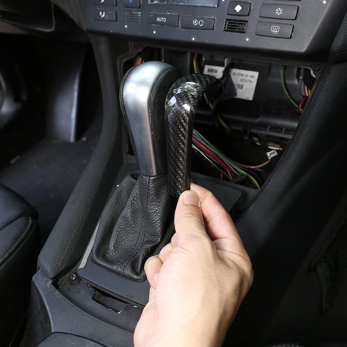 YIWANG Cubierta de la cabeza de la perilla de palanca de cambios de fibra de carbono 100% real para BMW E39 E60 E61 E83 E53 E46 Accesorios de coche