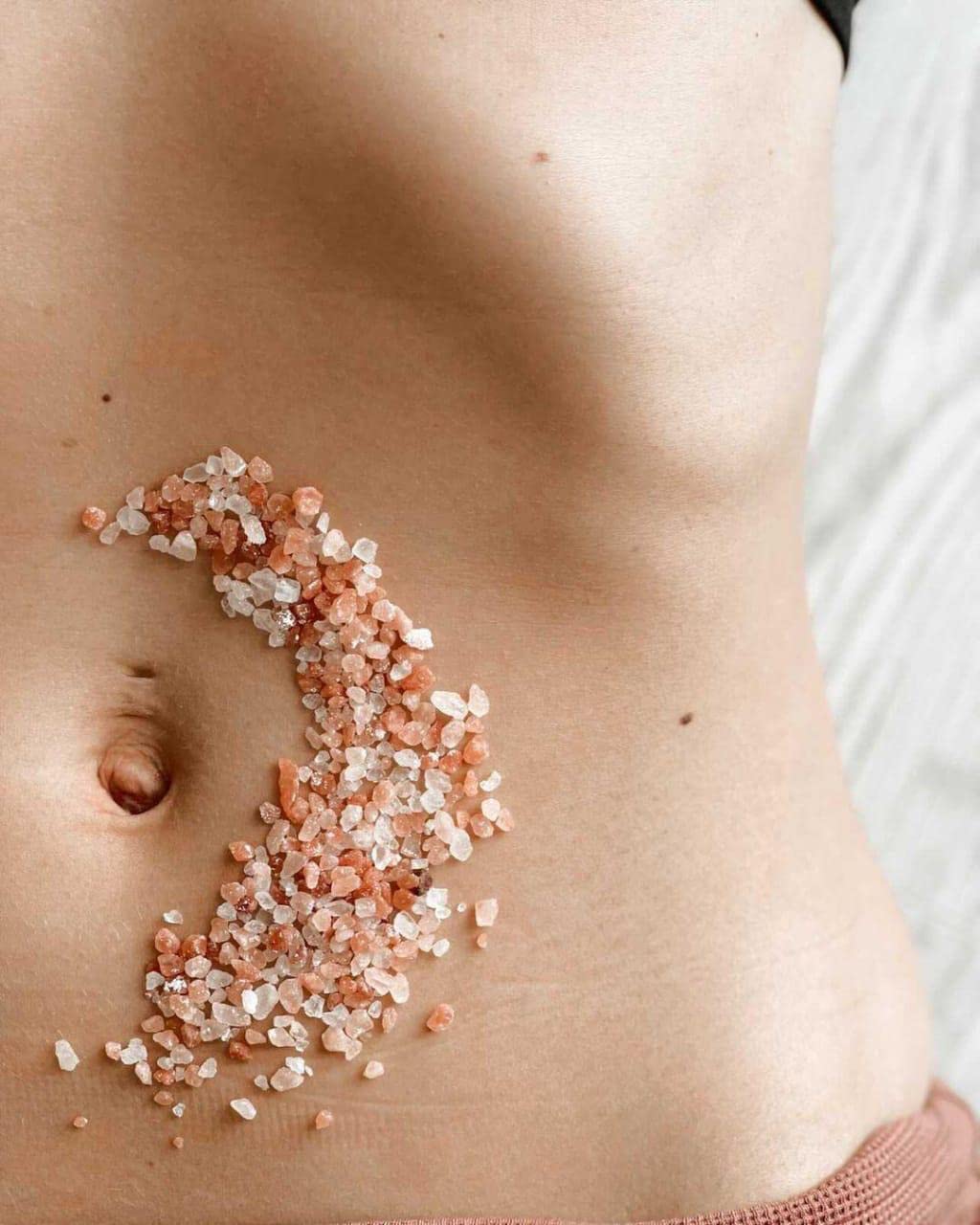 LUNN Sal de roca rosa del Himalaya de cristal natural  35.27 onzas (2.2 lbs)  Rica en minerales  Sal pura sin refinar  Sin OMG  Sin gluten  Vegana