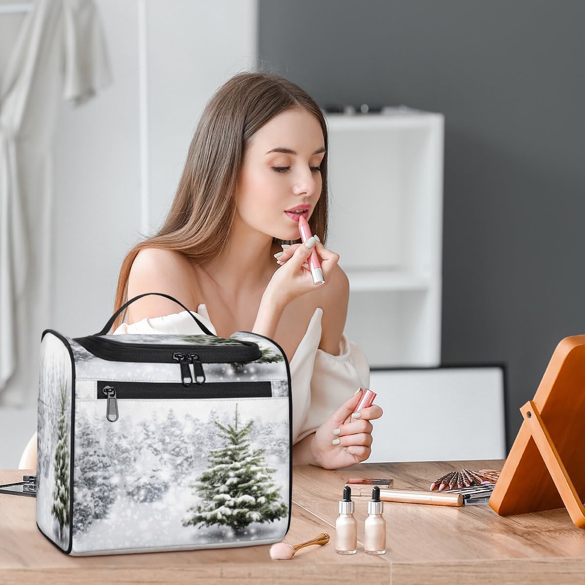 Winter Art Decor Toiletry Bag for Women Travel Makeup Organizer with Hanging Hook Traveling Cosmetic Bags for Toiletries Accessories