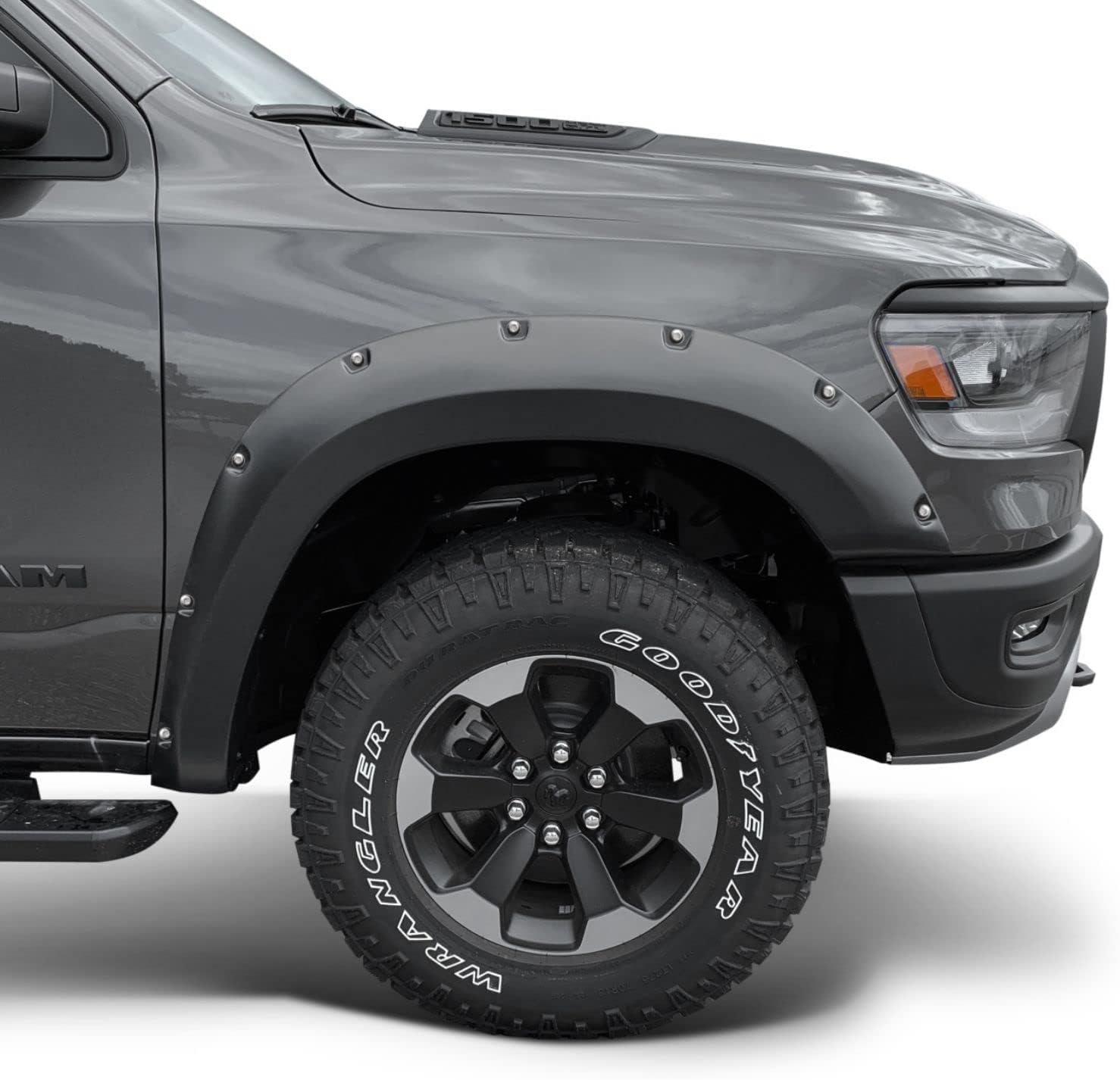 Bushwacker Guardabarros delantero y trasero estilo bolsilloremache  Juego de 4 piezas, negro, acabado liso  50936-02  Compatible con Dodge RAM 1500