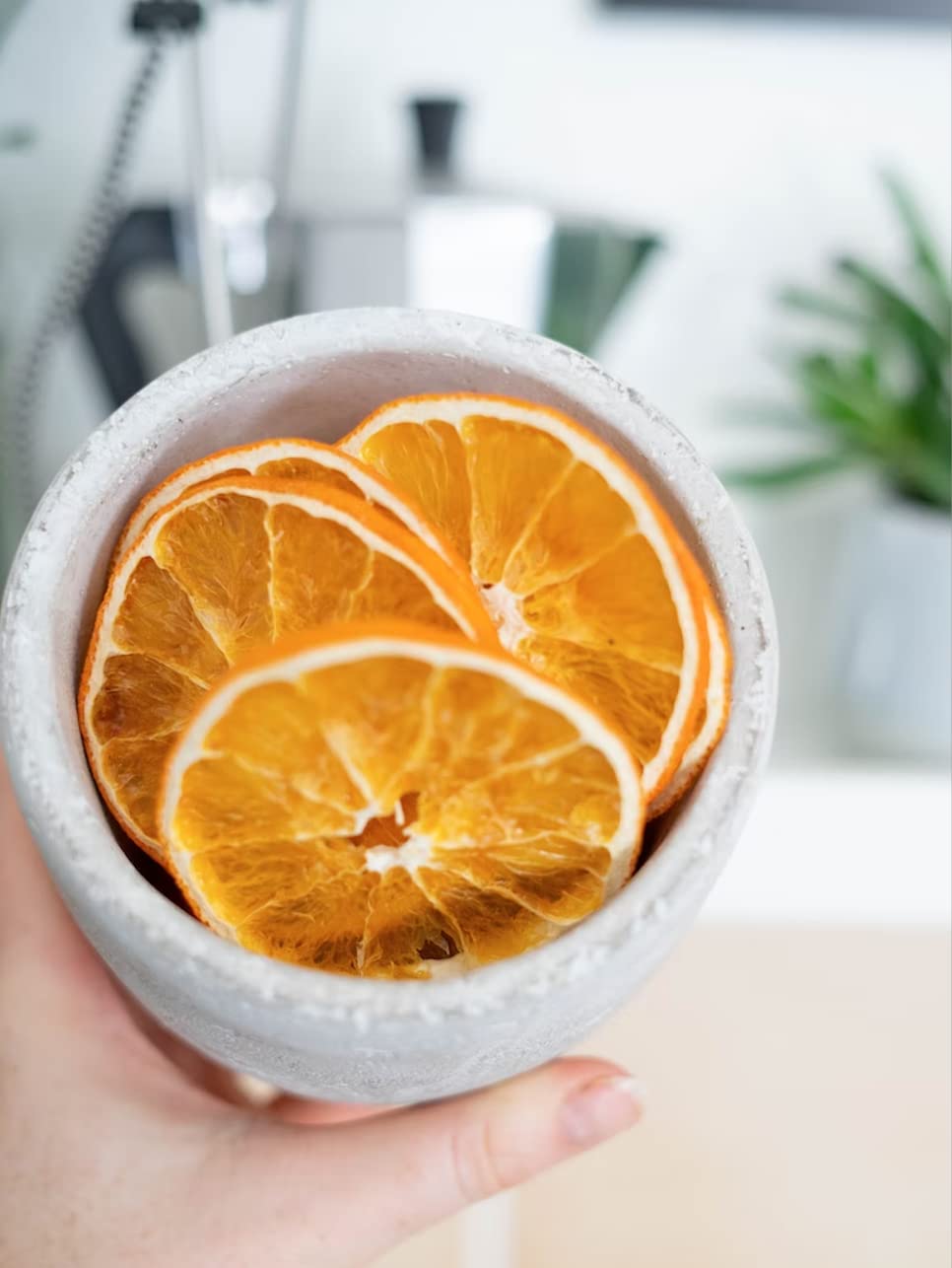 Ruedas de rodajas de naranja seca deshidratada  Aproximadamente 17 rebanadas  100% natural  Sin azúcar  Sin gluten  Ruedas de naranja deshidratadas