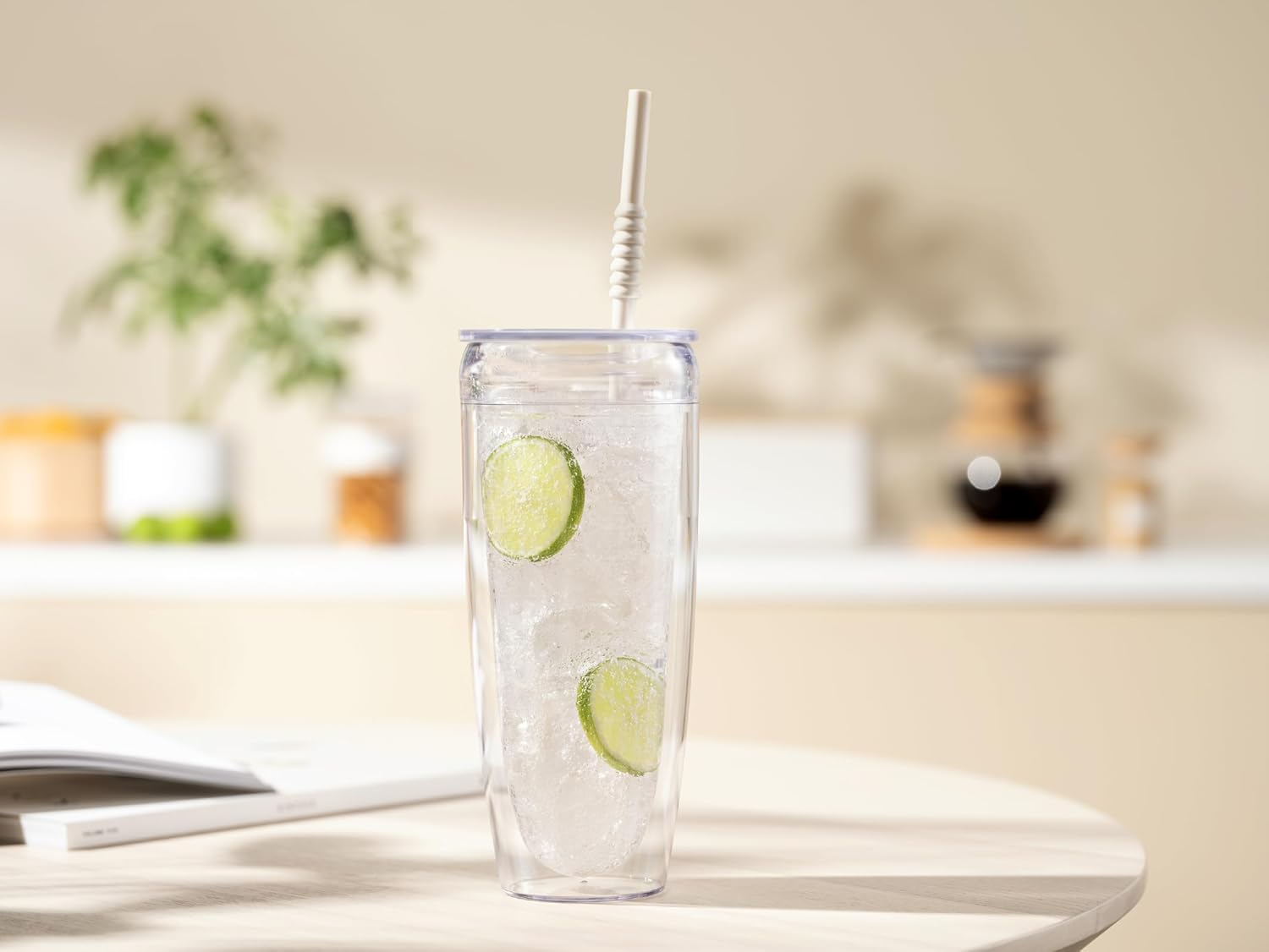 Bodum Pavina To Go – Vasos aislados de doble pared con tapa y popote, 24 onzas, plástico libre de BPA, paquete de 2