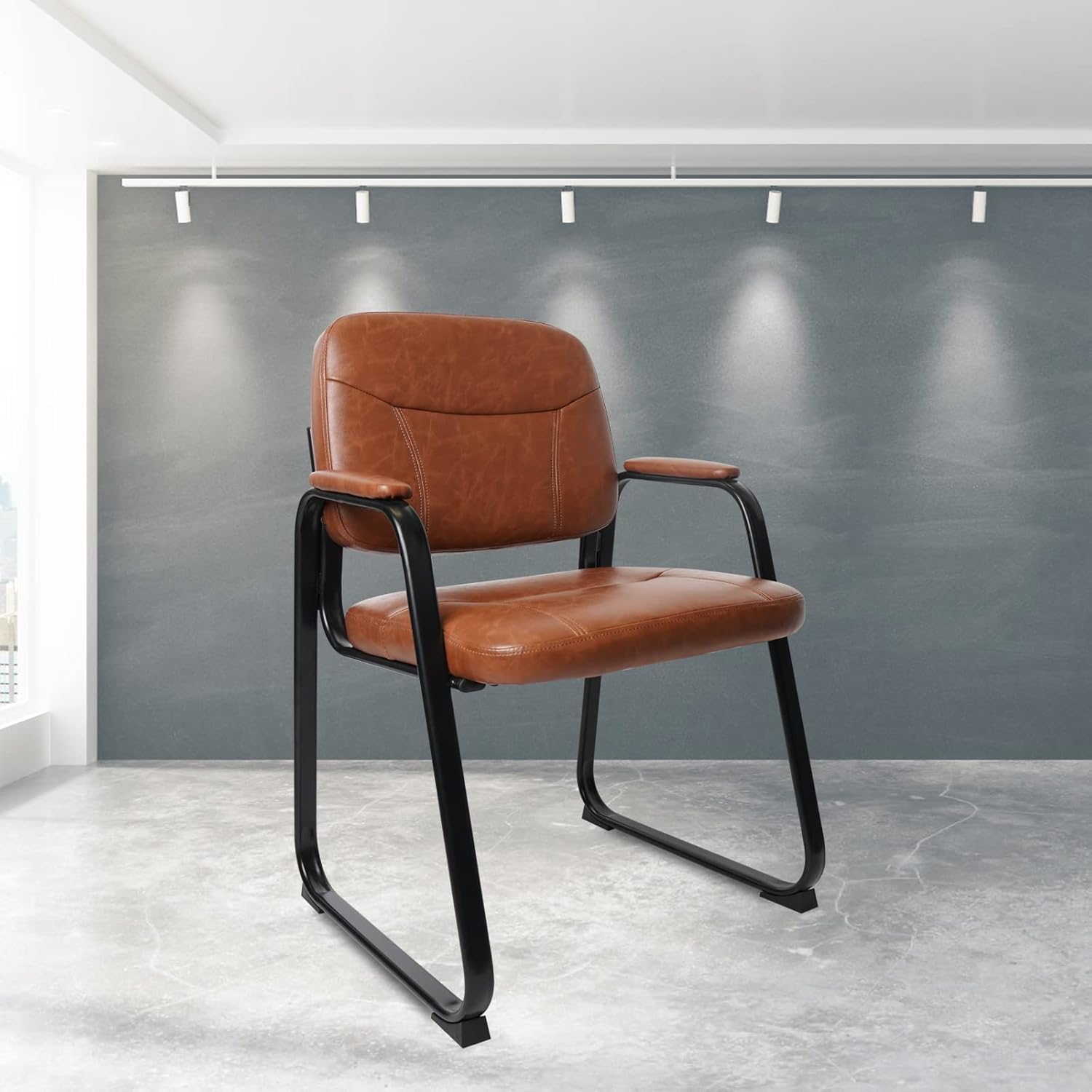 CLATINA Silla de invitados para sala de espera, de cuero regenerado, con reposabrazos, estilo moderno, con base de trineo y marco de metal sólido