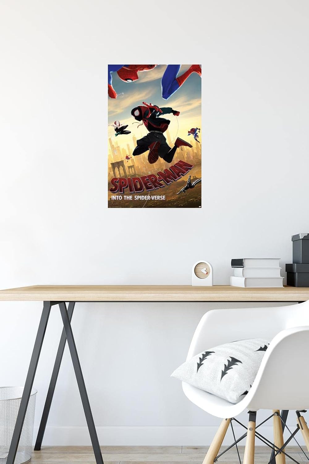 Trends International Marvel MCU – Póster de pared de buceo, Spider-Man – Into The Spider-Verse – 14.725 x 22.375 pulgadas, versión premium sin marco