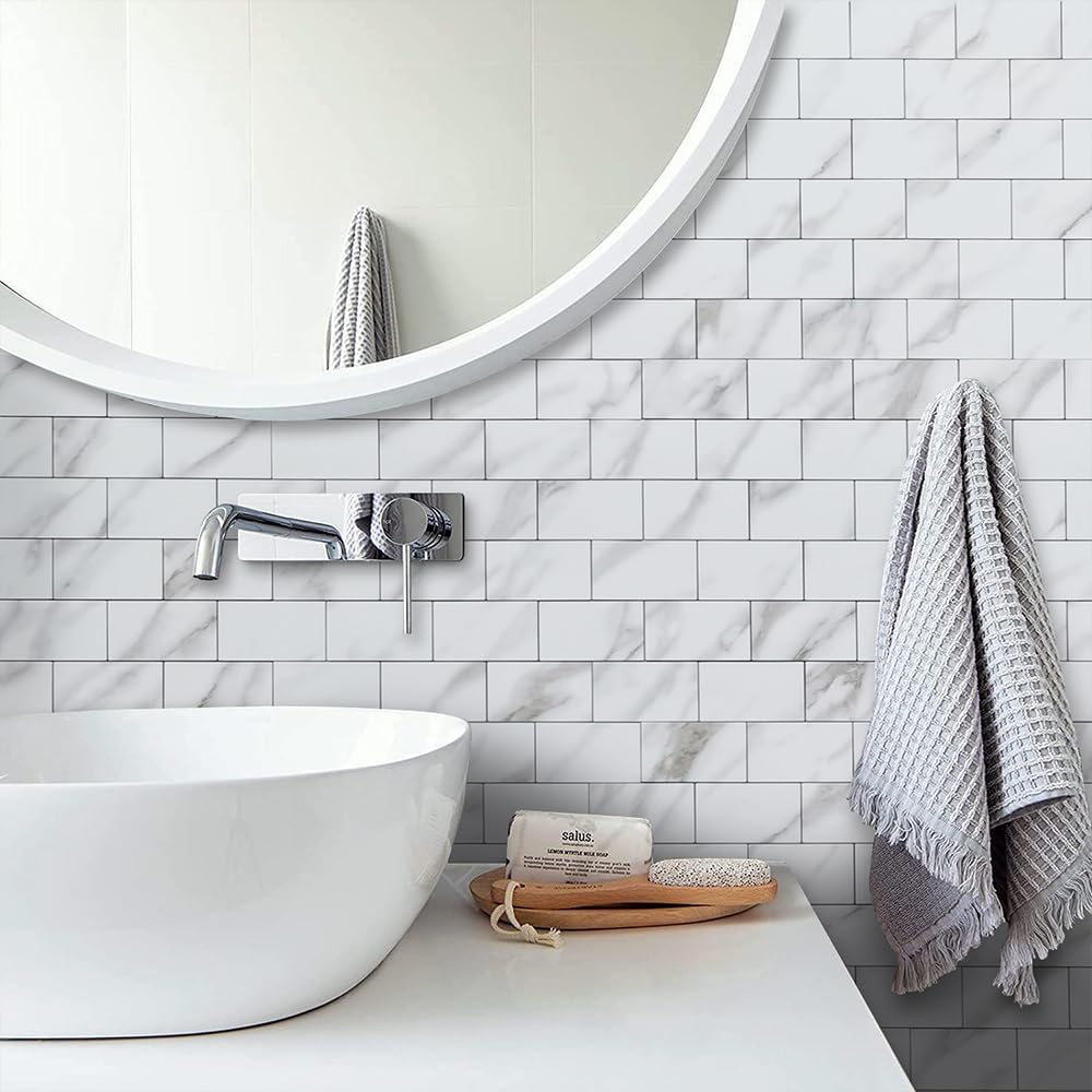 DICOFUN Azulejos de pared de mármol blanco pulido para despegar y pegar, azulejos de metro de PVC de 12 x 12 pulgadas de grosor para salpicaduras de