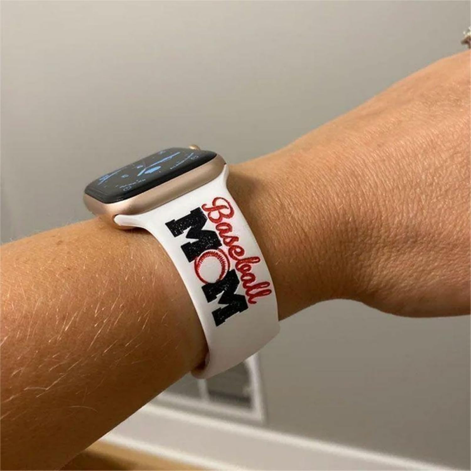 Personalised Custom Watch Bands Custom Baseball Mum Bands With Name and Number Ball Games Bands Gifts For Mum 38mm 40mm 41mm 42mm 44mm 45mm