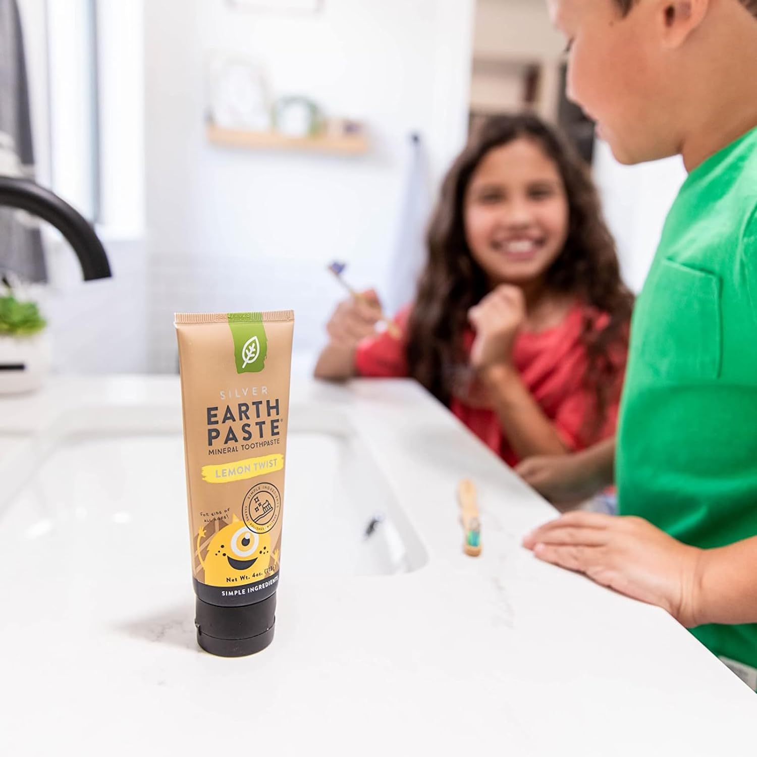 Redmond Earthpaste – Pasta dental natural sin flúor, tubo de 4 onzas (paquete de 2, Lemon Twist)