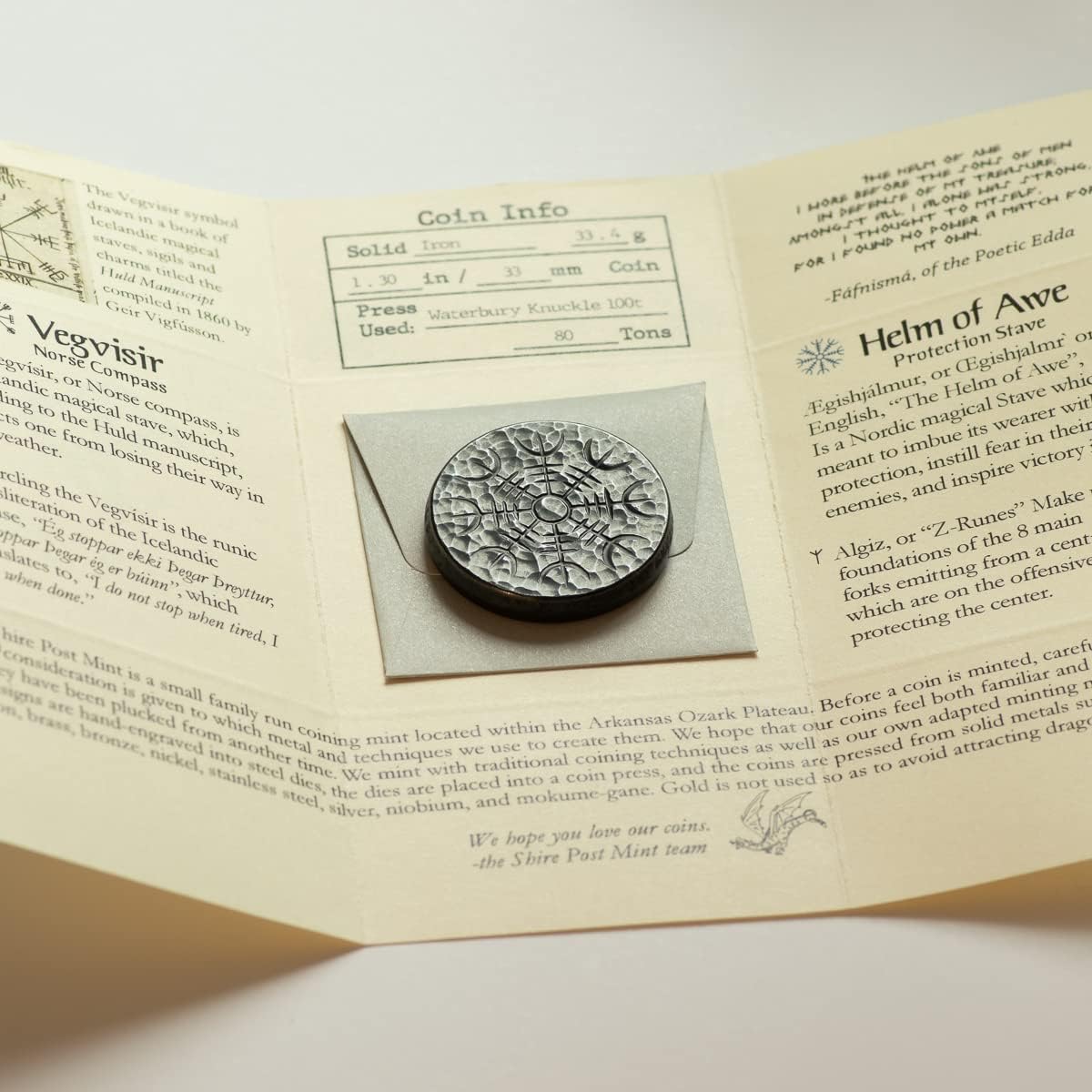 Bastón doble nórdico en hierro, vegvisir y yelmo de asombro