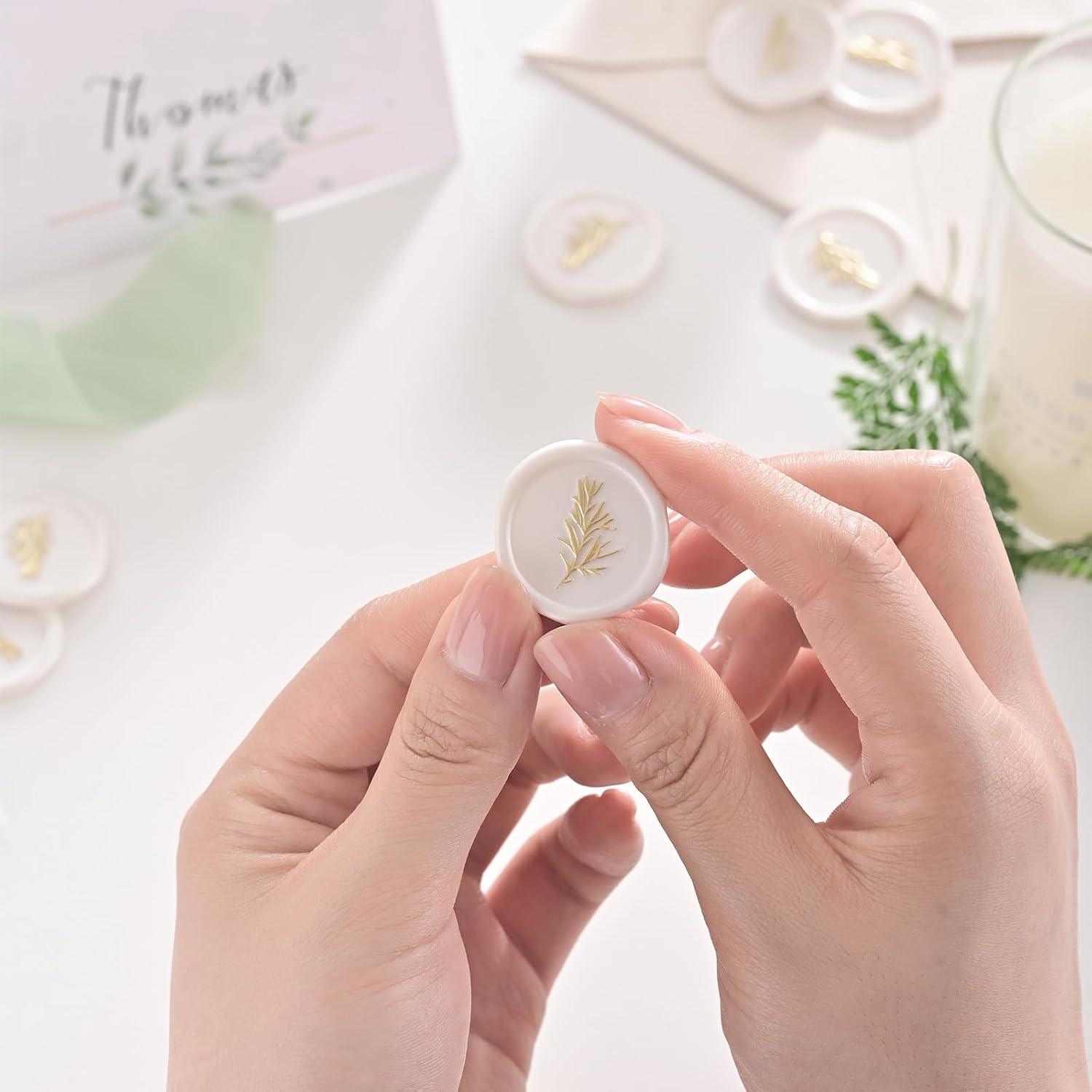 UNIQOOO Calcomanías de sello de cera, calcomanías de sello de invitación de boda de romero, 50 unidades autoadhesivas de color blanco perla con