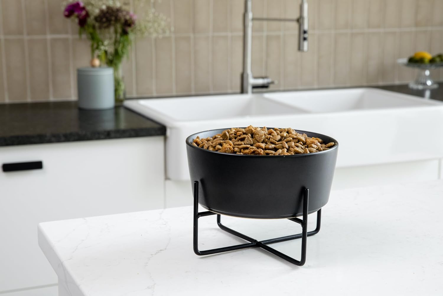 Waggo Simple – Soporte sólido para cuenco y cuenco para perros, soporte individual de hierro con comedero de cerámica individual o cuenco de agua,