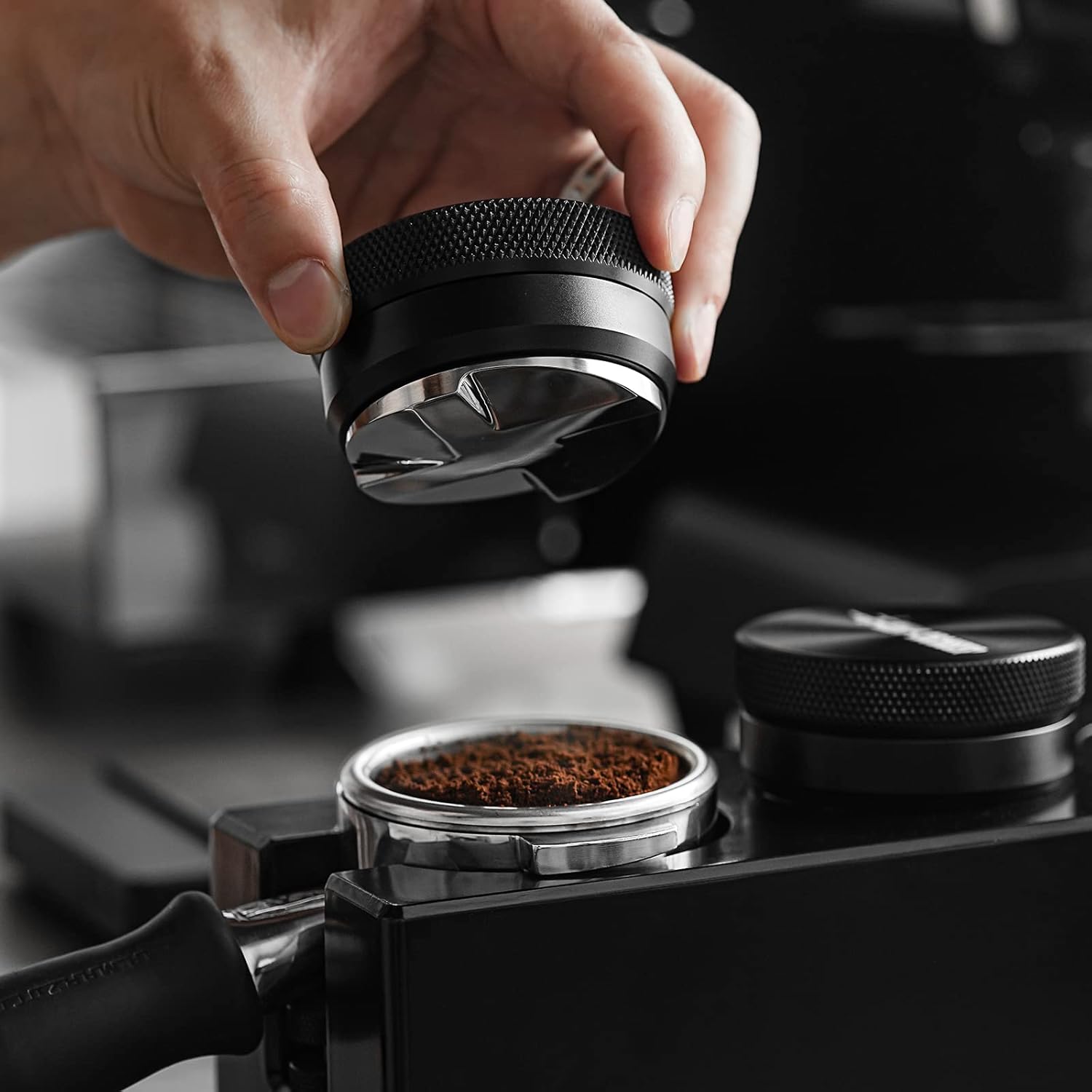 MHW-3BOMBER Nivelador de espresso de 2.008 in Distribuidor de café Altura ajustable Herramienta de distribución de 2.008 in para portafiltros de