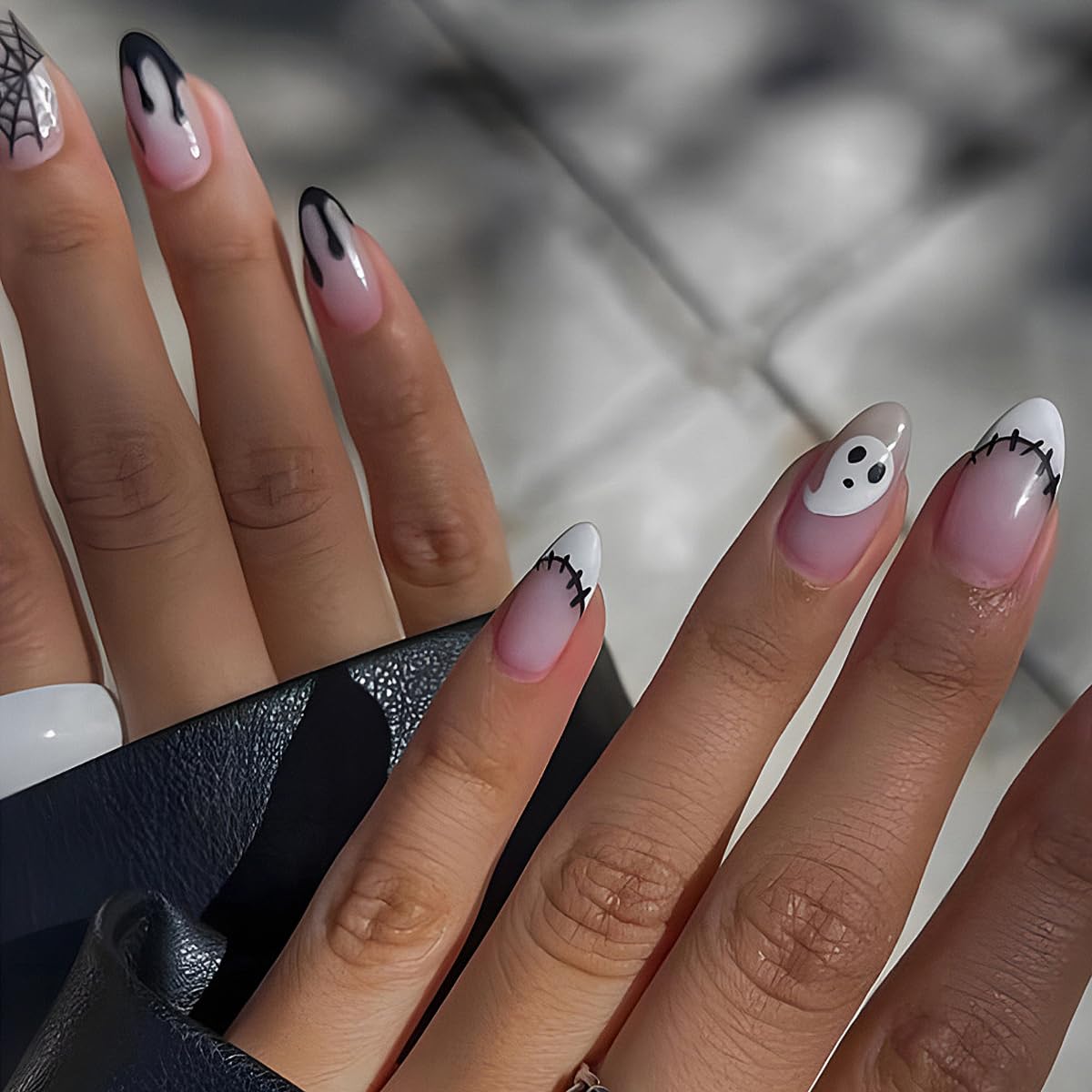 Uñas postizas ovaladas a presión de Halloween, uñas acrílicas de color rosa degradado con diseño de fantasmas, uñas con pegamento en las uñas
