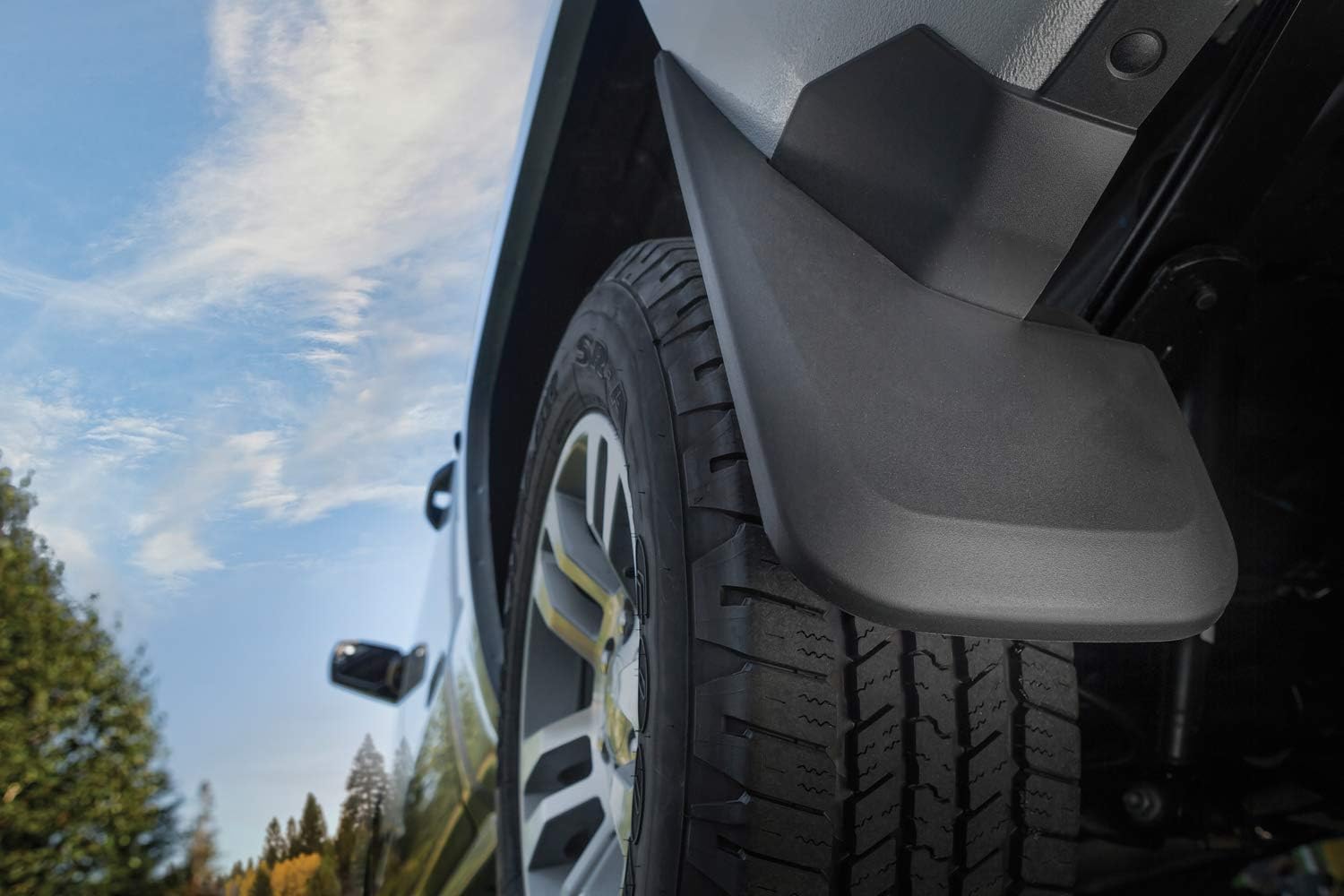 Husky Liners – Protectores de barro delanteros y traseros  Chevrolet Silverado 1500 2007 – 2013, Chevrolet Silverado 25003500 2007 – 2014 con ruedas