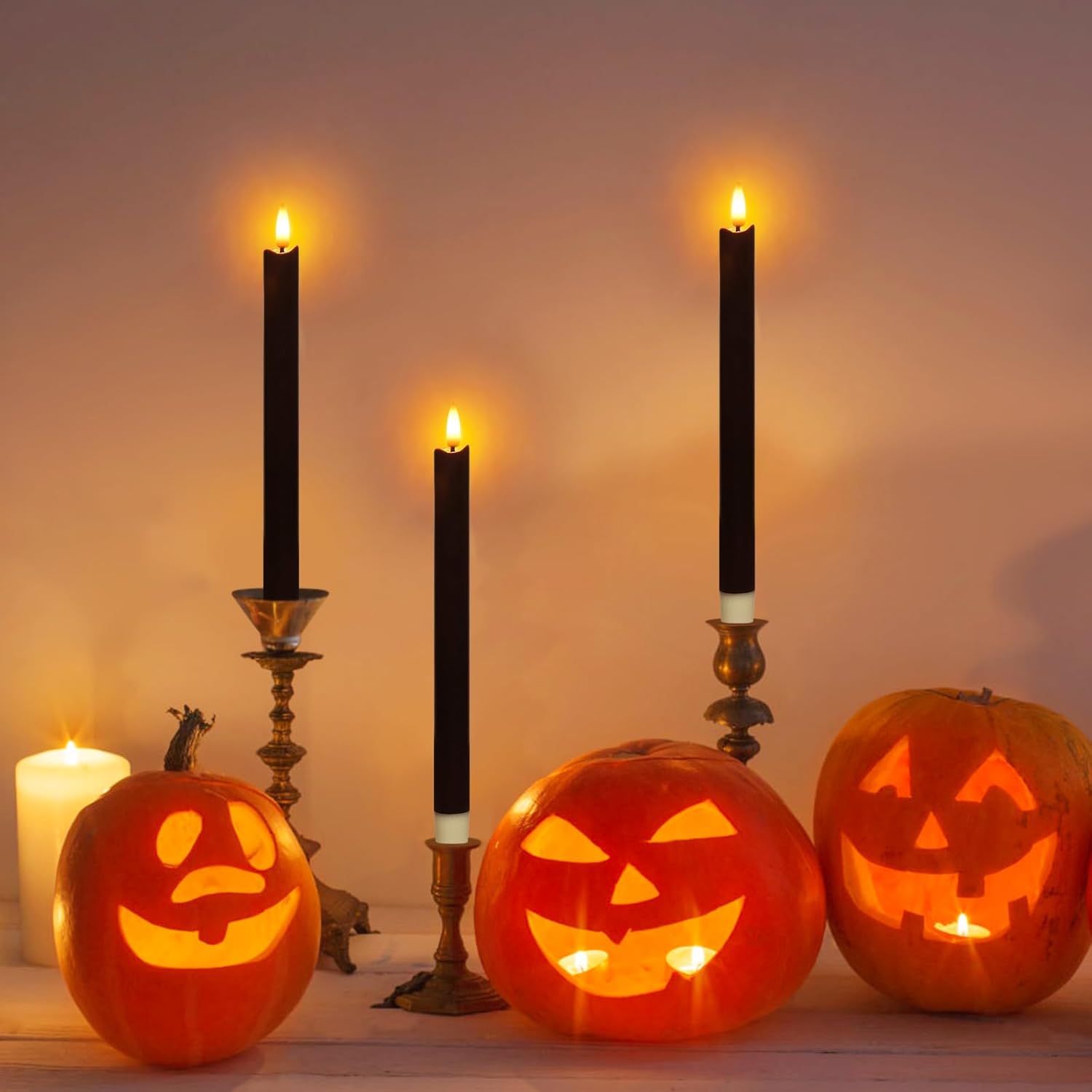 Velas cónicas sin llama parpadeantes con 2 controles remotos, funciona con pilas, mecha 3D de luz cálida, velas LED de cera real, paquete de 6,