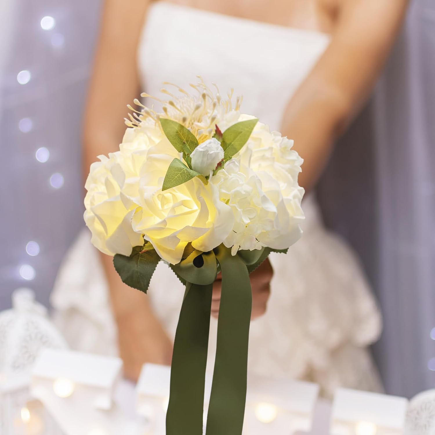 VoKaSar Flor falsa de rosa blanca artificial con luces, ramo de dama de honor de novia de 8.2 pulgadas, luz nocturna para sala de estar, dormitorio,
