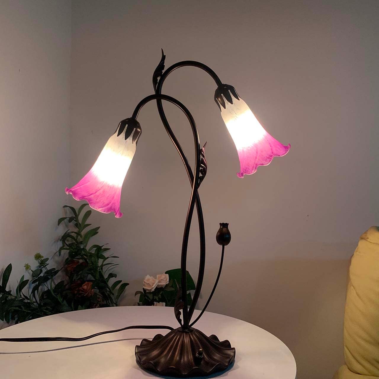 Bieye L10847 Lámpara de mesa de cristal soplado con flores de lirio para decoración de sala de estar y dormitorio (2 luces, rosa)