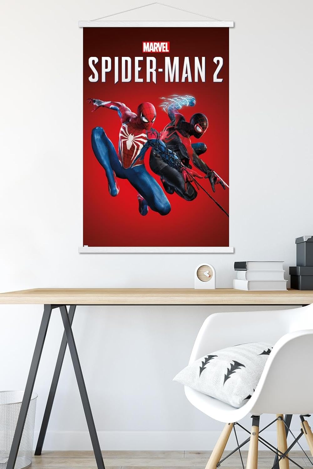 Trends International Marvel’s Spider-Man 2 – Póster de pared de arte con llave, 22.37 x 34.00 pulgadas, paquete de impresión premium y colgador