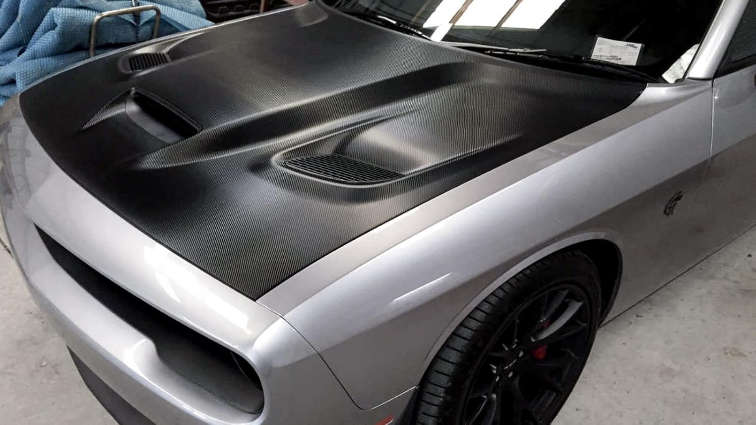 Lámina adhesiva de vinilo 3M 2080 de fibra de carbono, color negro, para automóvil, con tecnología de liberación de aire con kit de herramientas