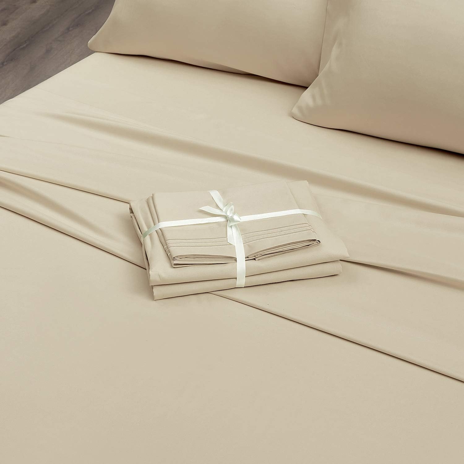 BYSURE Juego de sábanas de hotel con 4 fundas de almohada bordadas (tamaño King, crema), sábanas de microfibra de bolsillo profundo de 15 pulgadas,