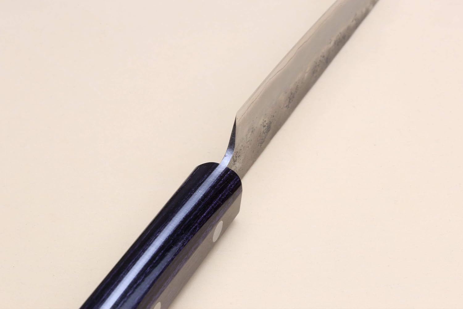 Yoshihiro Cuchillo utilitario de acero inoxidable Nashiji Ginsan de alto carbono resistente a las manchas (5.3 pulgadas (5.315 in) y Saya)