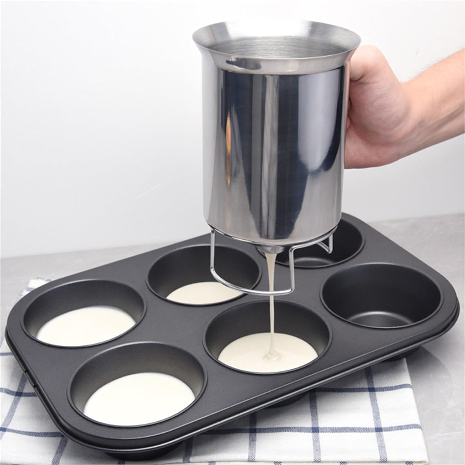 Dispensador de masa de panqueques de acero inoxidable, ideal para hornear cupcakes, cocina Easyflow, medidor de medición en mls y tazas,