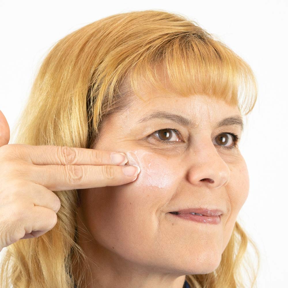 luce 5 años más joven en 10 semanas con Organys crema nocturna con péptidos y botánicos que reduce las arrugas, humecta la piel y la deja firme en
