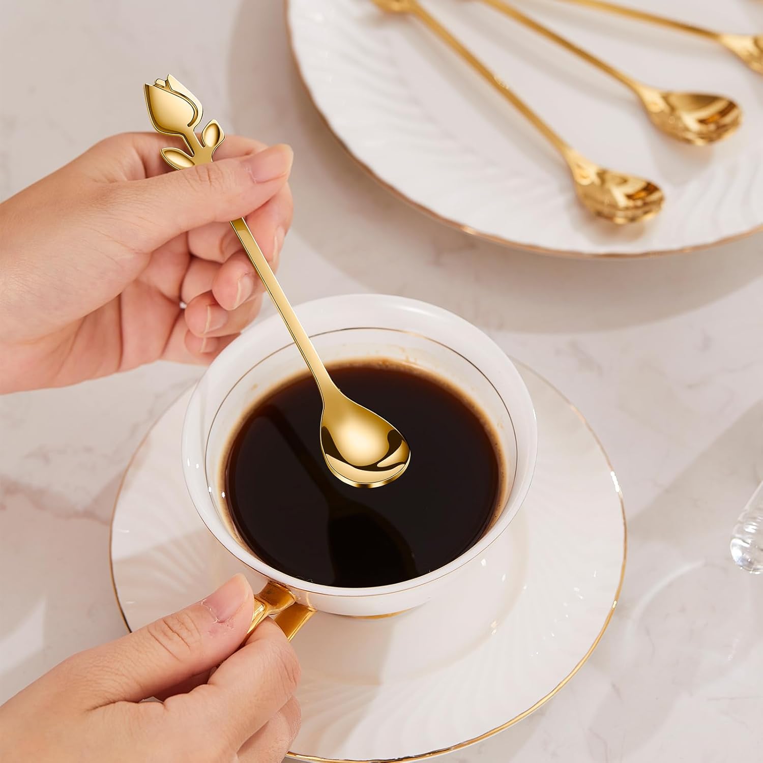 Cucharas de café pequeñas con mango de tulipán de 6 pulgadas, juego de 12 cucharaditas doradas de acero inoxidable, cucharas de postre elegantes y