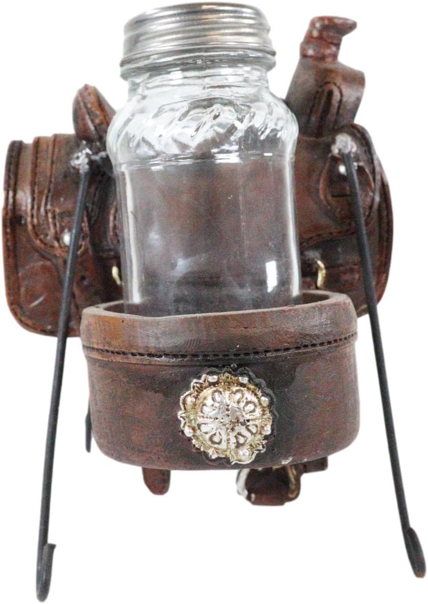 Ebros Gift Country Western Cowboy Horse Sillín con 2 alforjas y conchos plateados, juego de estatuillas de sal y pimentero, acabado de cuero,
