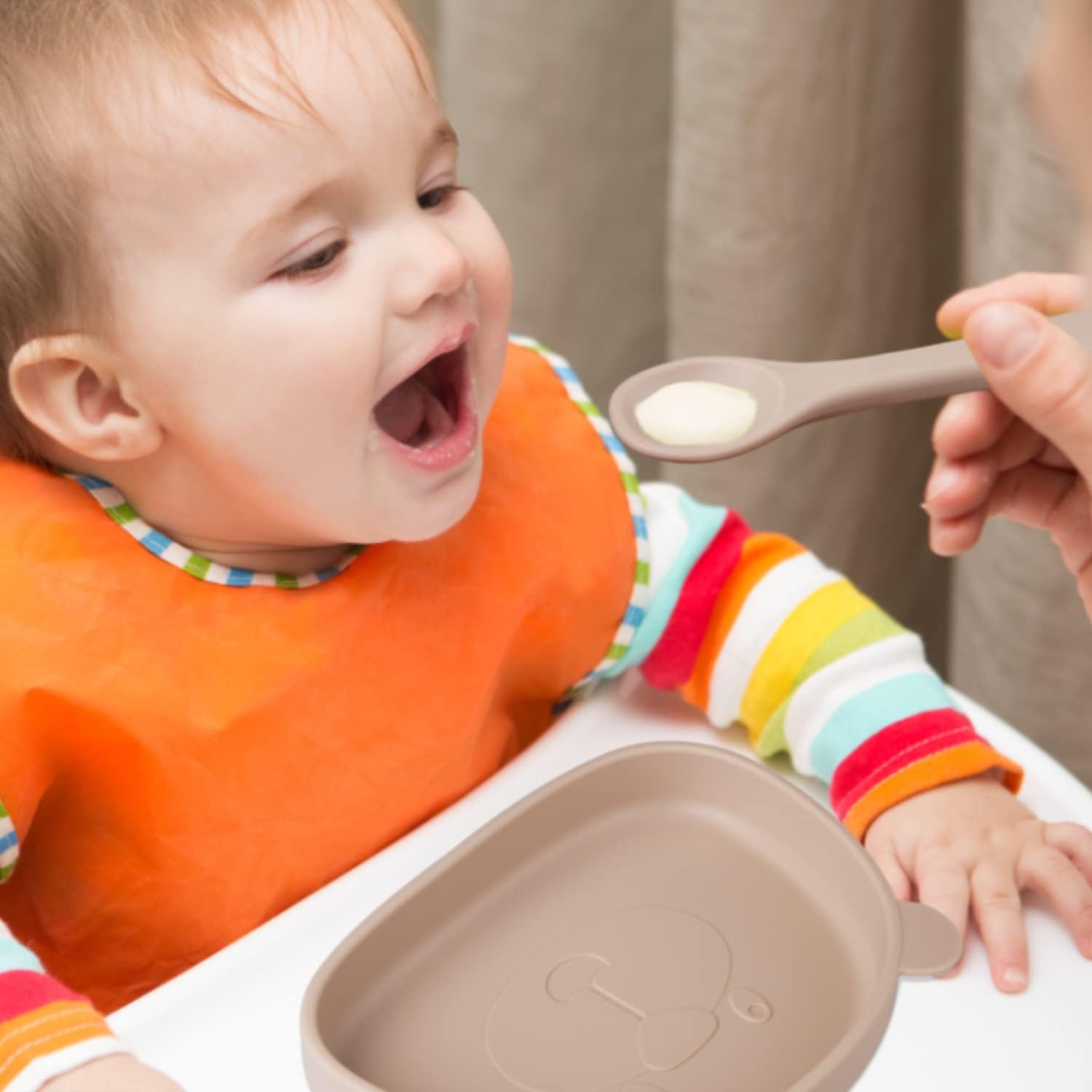 Juego de alimentación de silicona para bebés, 4 placas de succión para bebé, platos divididos para niños pequeños y niños, juego de cuchara y