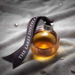 16 bolas de alcohol de Navidad transparentes para árbol de Navidad, adorno colgante de plástico con forma de bulbos de botella de agua, adornos de 16 bolas de alcohol de Navidad transparentes para árbol de Navidad, adorno colgante de plástico con forma de bulbos de botella de agua, adornos de