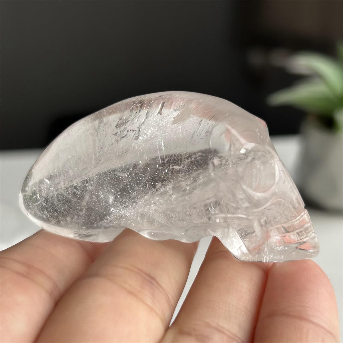 Figura de calavera alargada de cristal de cuarzo transparente de 2.2 pulgadas, cristales decorativos y piedra curativa tallada a mano con piedras