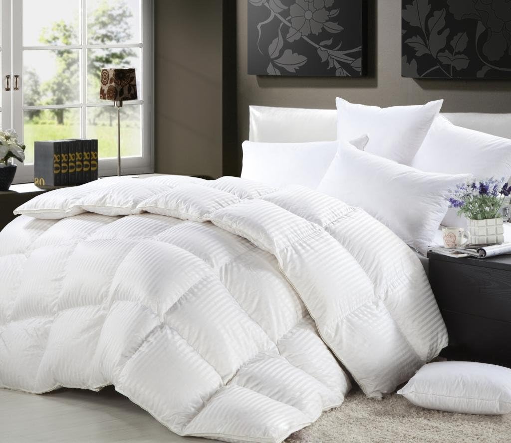 Grandeur Linens Lujoso edredón de plumón de ganso siberiano de 1200 hilos, funda 100% algodón egipcio, color blanco a rayas damasco, potencia de