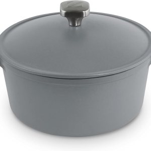 DASH Zakarian by DASH – Horno holandés antiadherente de hierro fundido de 4.5 cuartos de galón, olla antiadherente de cerámica de titanio con tapa y DASH Zakarian by DASH – Horno holandés antiadherente de hierro fundido de 4.5 cuartos de galón, olla antiadherente de cerámica de titanio con tapa y