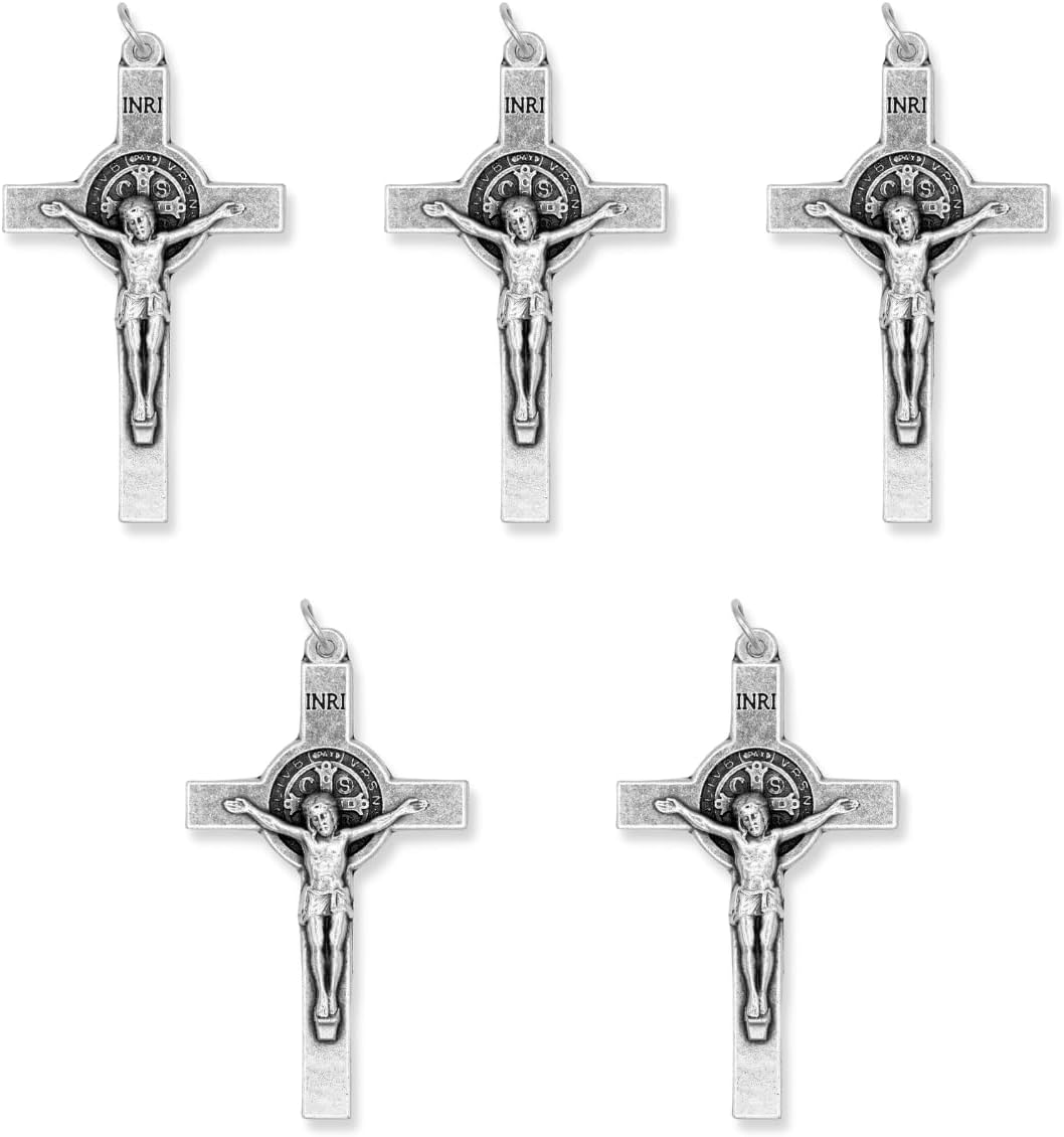 Caritas et Fides Paquete de 5 crucifijos de San Benito (2.125 pulgadas, plata oxidada), fabricado en Italia – Crucifijo para la fabricación de