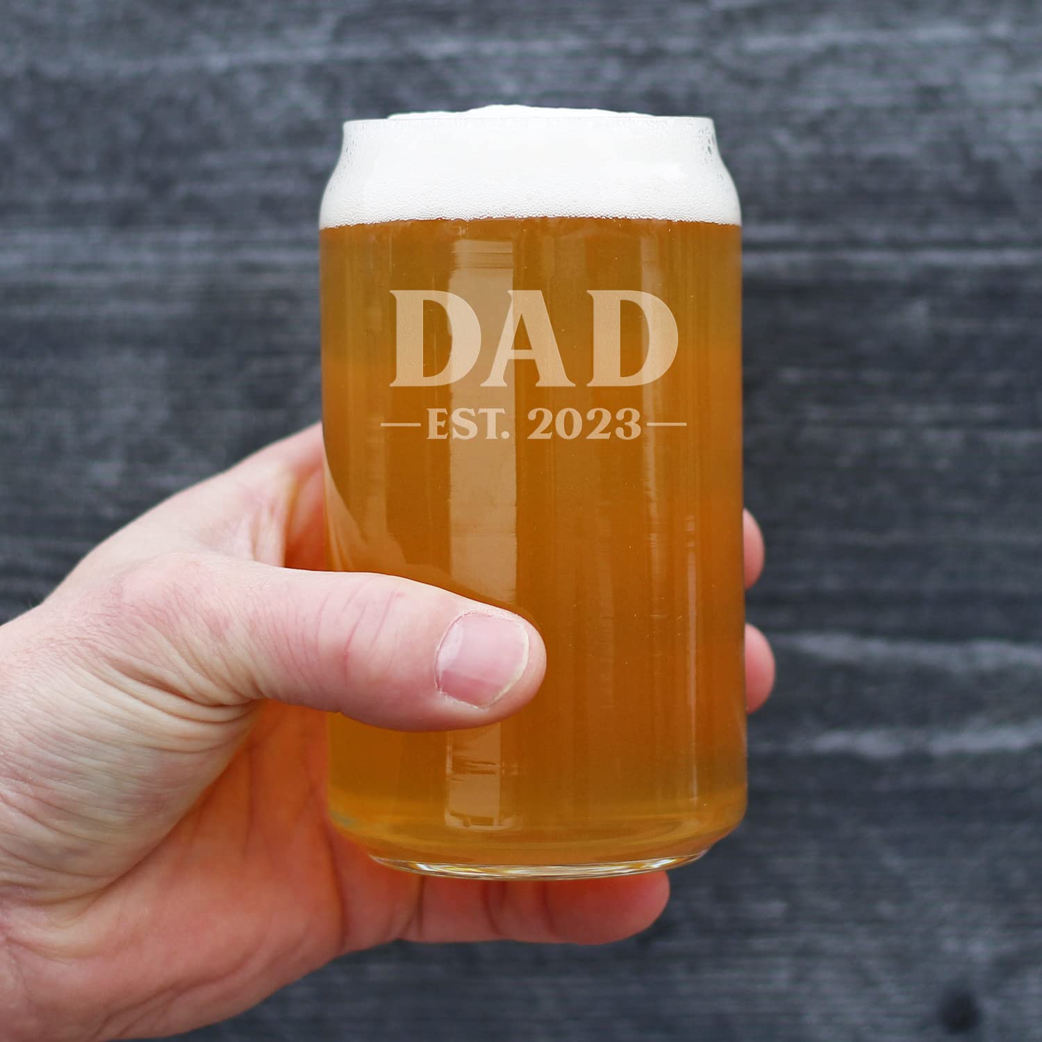 Dad Est 2023 – New Father Beer Can Pint Glass Gift for First Time Parents – Bold 16 Oz Glasses