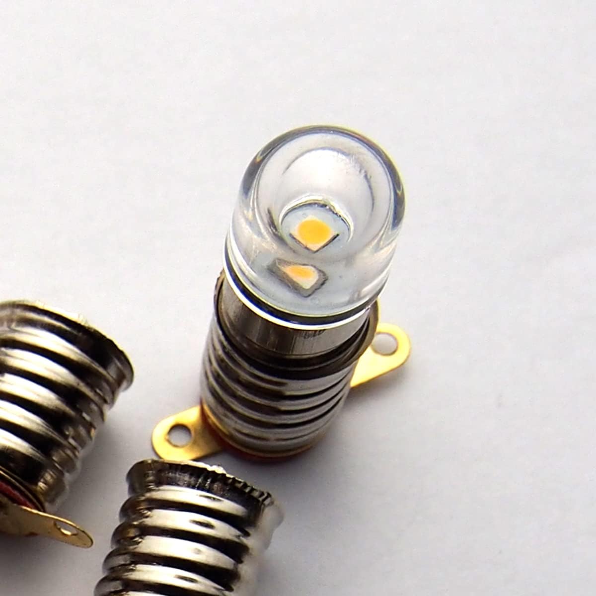 GutReise Bombillas ACDC E10, 10 bombillas de repuesto E10 de 4.5 voltios de color blanco frío, bombillas LED de tornillo en miniatura, 0.5 vatios 65