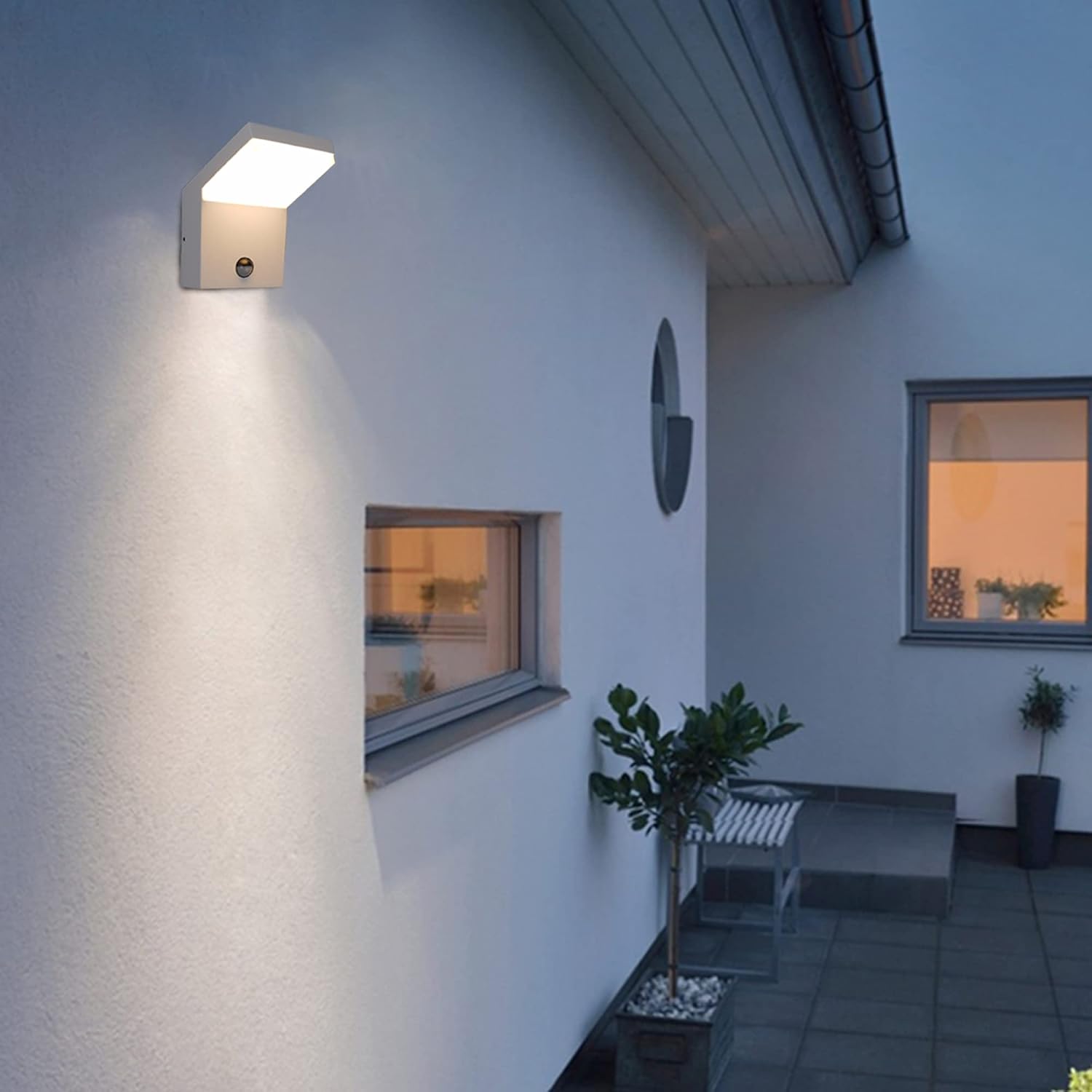 Inowel Paquete de 2 apliques de pared con sensor de movimiento para exteriores, luz LED blanca, moderna, para porche, IP54, impermeable, para