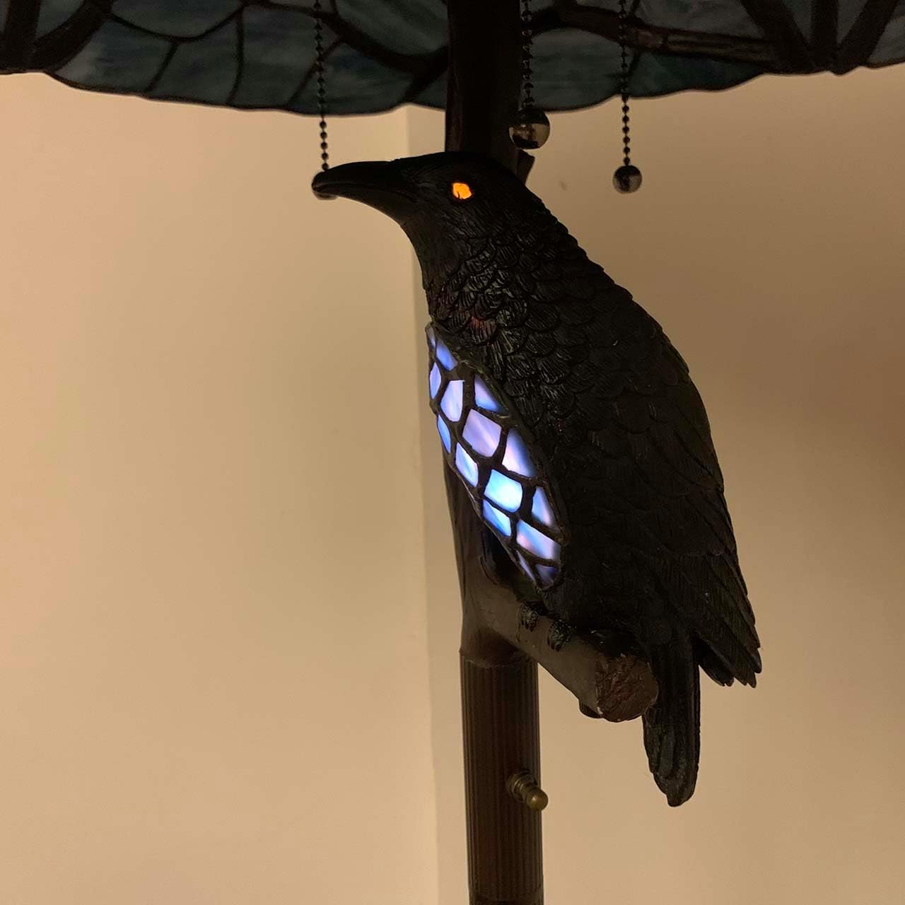 Bieye L10882 Ravens Sitting on Bare Tree Branch Against Full Moon Lámpara de pie estilo Tiffany con luz nocturna Raven doble iluminada para