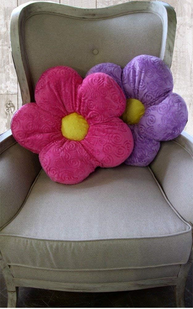 Snuggle Stuffs Adorable almohada de 15 pulgadas con diseño de flor de minky rosa