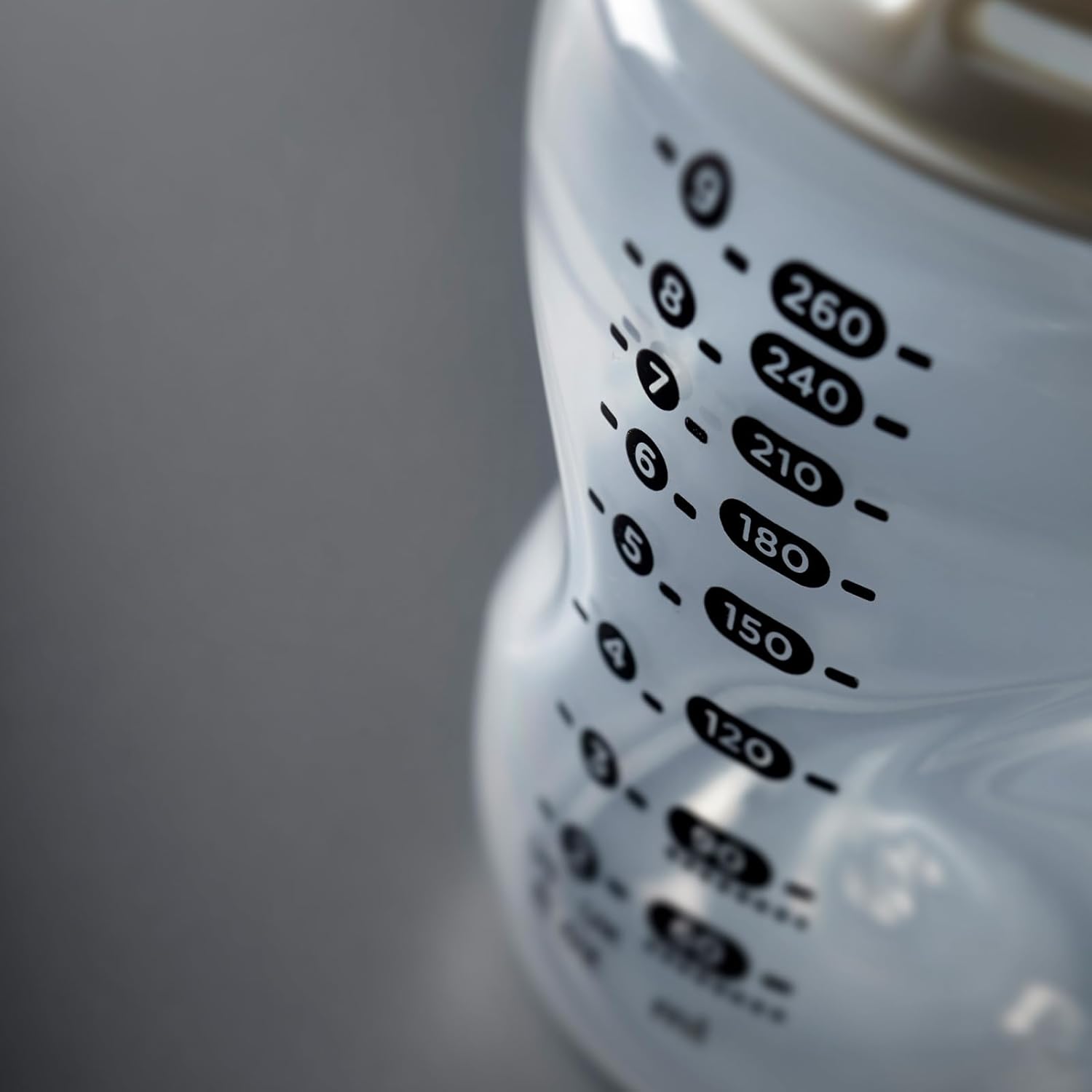 Tommee Tippee Closer to Nature – Biberones de flujo lento extra con boquilla similar a un pecho y válvula anticólicos (5 onzas, 2 unidades)