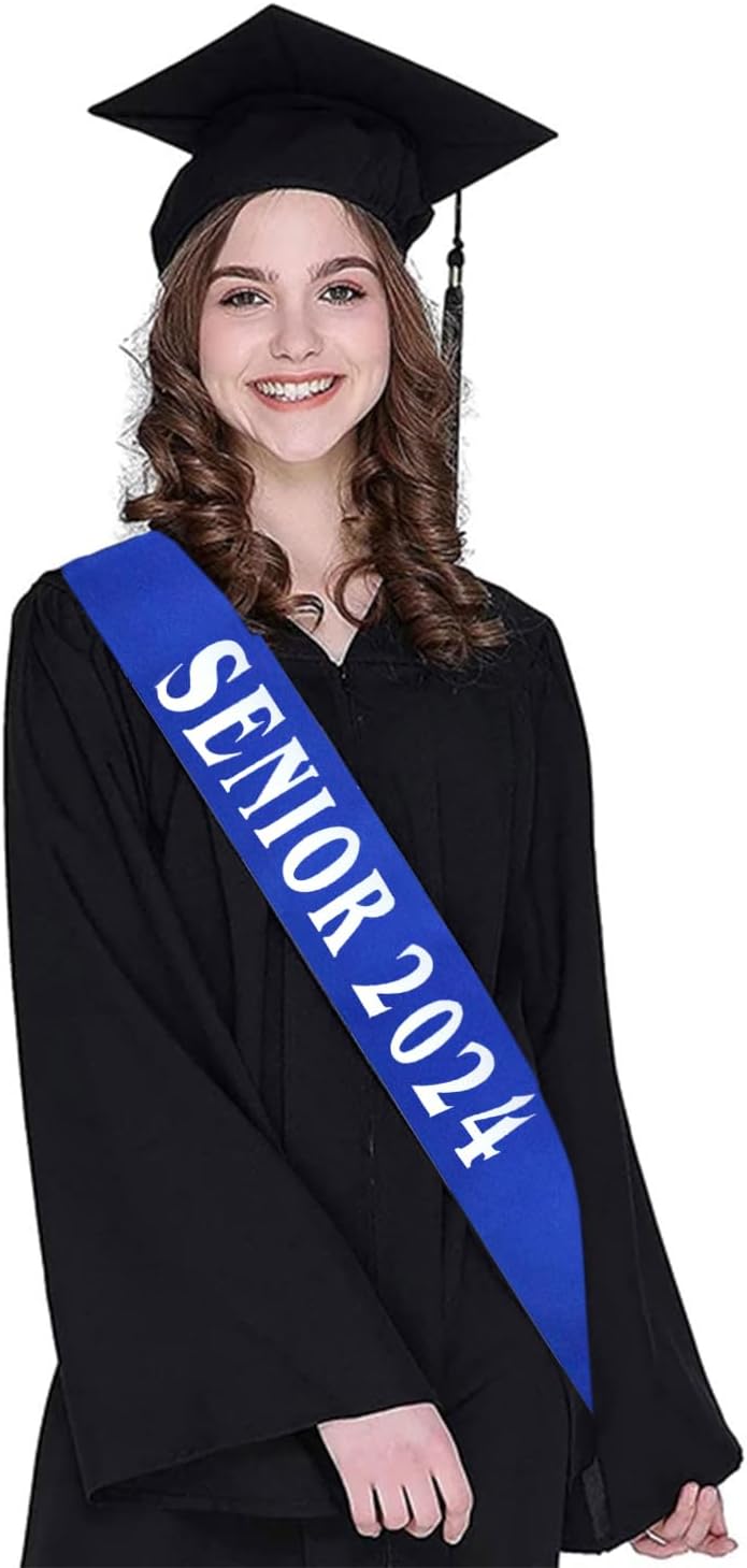 Senior 2024 – Banda azul real finalmente graduada con letras plateadas de aluminio para animadora de clase superior de 2024 para suministros de