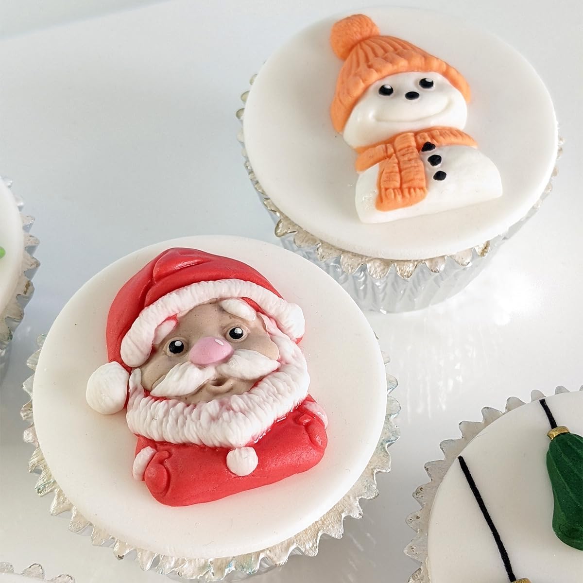 Katy Sue Molde de silicona de personajes navideños para decoración de pasteles de Navidad, galletas y manualidades, hace que Papá Noel, reno y