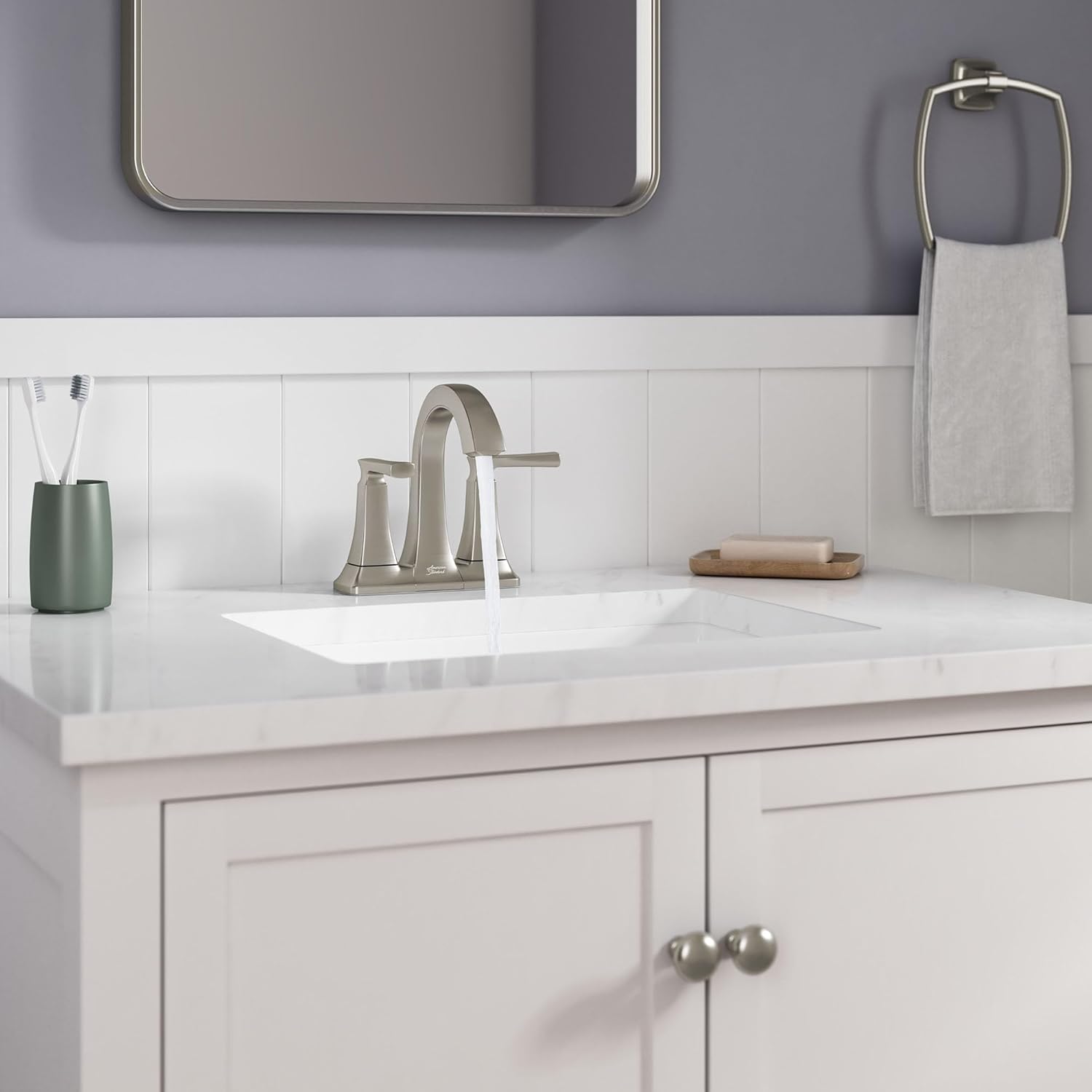 American Standard 7426201.295, Belmeade – Grifo de baño central de dos manijas de 4 pulgadas, níquel cepillado
