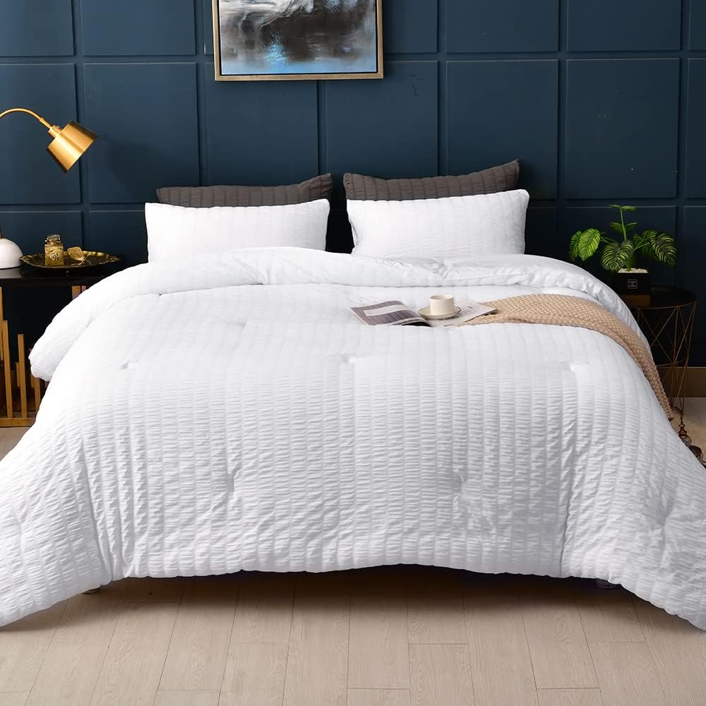 AveLom – Juego de edredón de sirsaca, California King (104 x 96 pulgadas), 3 piezas, 100% microfibra suave lavada, ligero con 2 fundas de almohada,