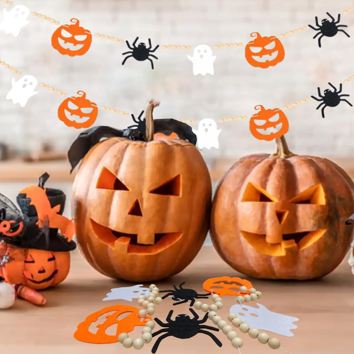 Decoraciones de Halloween Garlan de fieltro para interiores y exteriores, guirnalda de cuentas de madera de araña fantasma de fieltro para