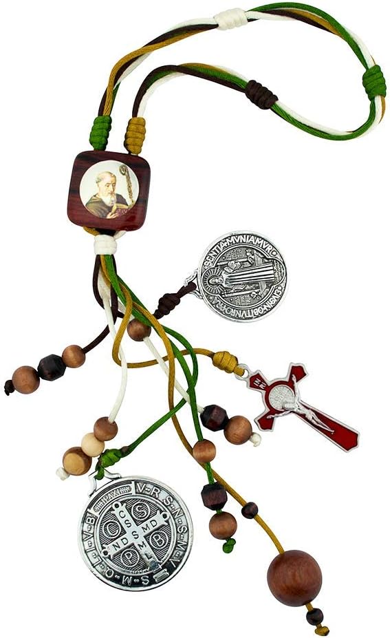 VILLAGE GIFT IMPORTERS Adorno de bendición para el hogar de San Benito de 12 pulgadas, 3 colores, se adapta a la manija de tu puerta o se puede