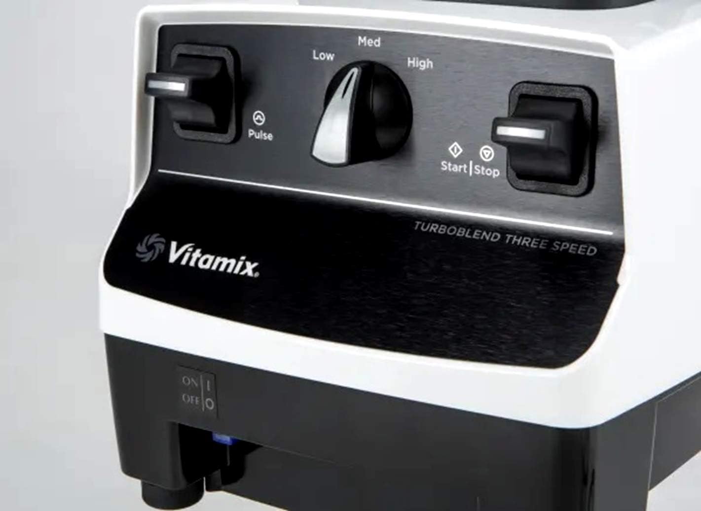 Vitamix Turboblend – Licuadora de 3 velocidades en platino con mezcla de 64 onzas con viajelicuadora de 20 onzas. Taza de doble propósito con tapa y
